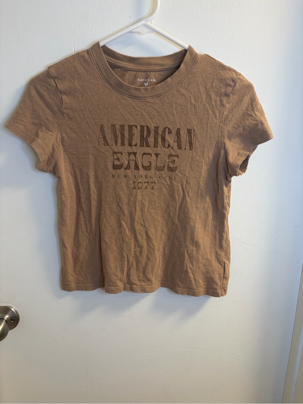 American Eagle Brown 1977 Graphic Baby Tee Women’s S Y2K Fitted T Shirt
